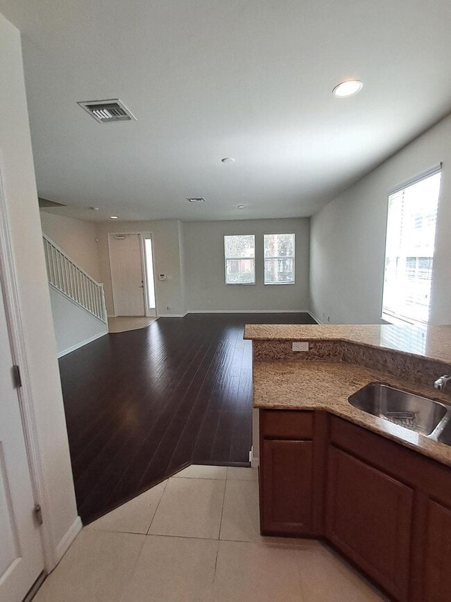 Building Photo - 3254 S Caroline Dr