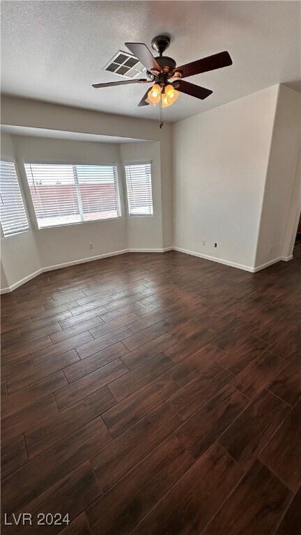 Foto del edificio - 5819 Badlands Ln