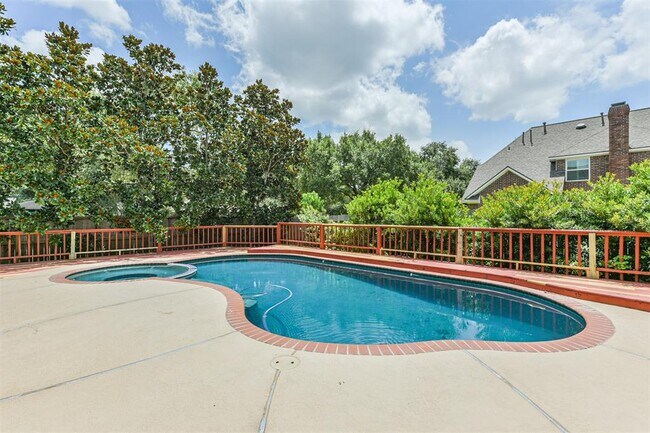 Foto del edificio - 4003 Bountiful Crest Ln