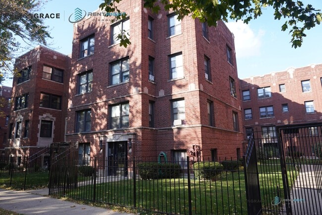 Building Photo - 1700-1710 W Albion