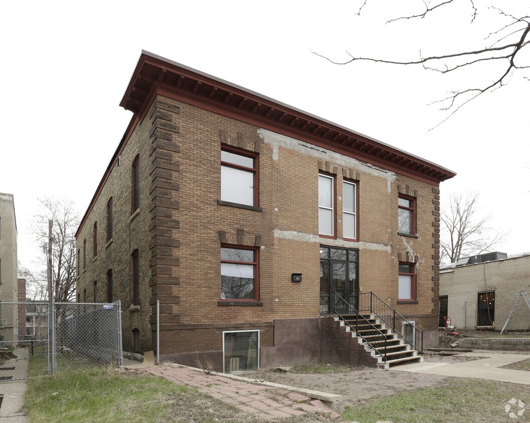 Building Photo - 2511 Nicollet Ave