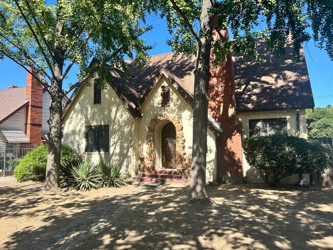 Building Photo - 4 Bedroom/2 Bath Modesto Ca