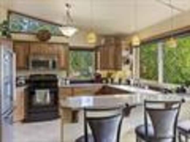 Building Photo - Waitts Lake 2 Bedroom 3 Bathroom Bungalow