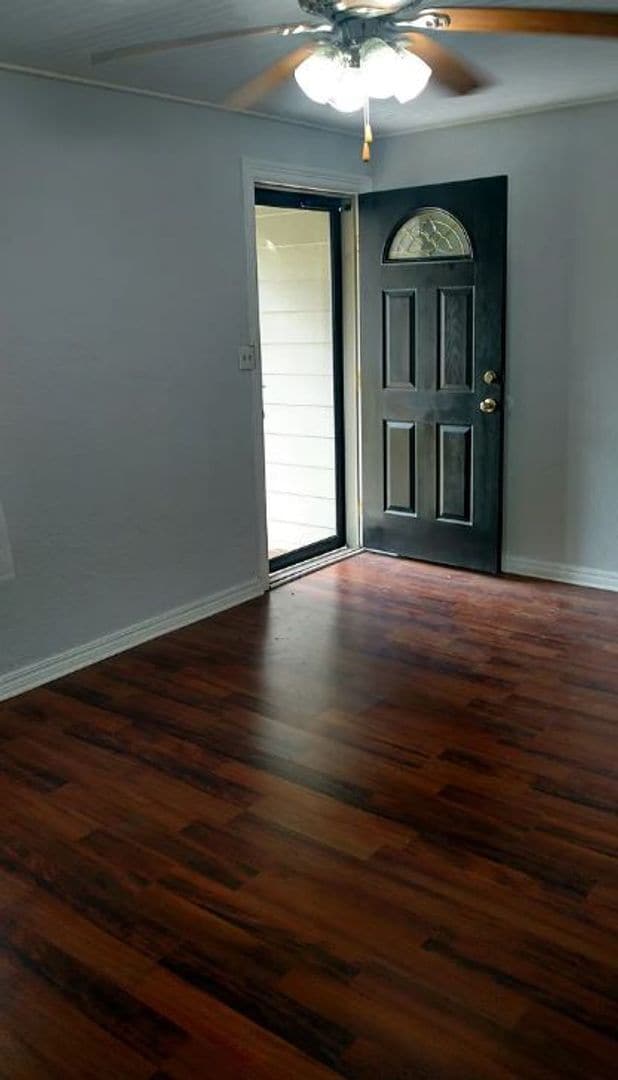 Building Photo - 1705 NW Euclid- AVAILABLE NOW!
