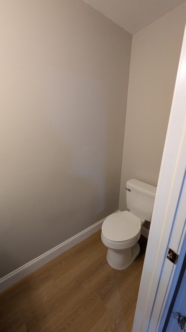 Building Photo - 1070 Millcreek Rd