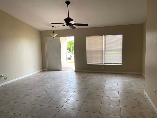 Foto del edificio - 3302 7th St W