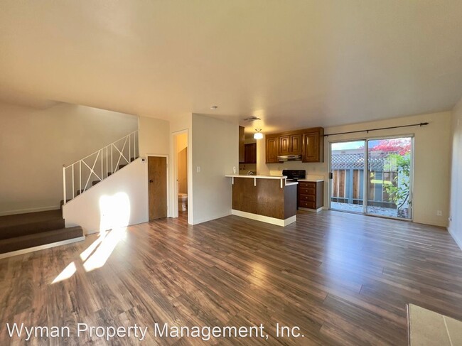 Building Photo - 2 br, 1.5 bath House - 1126 Marina
