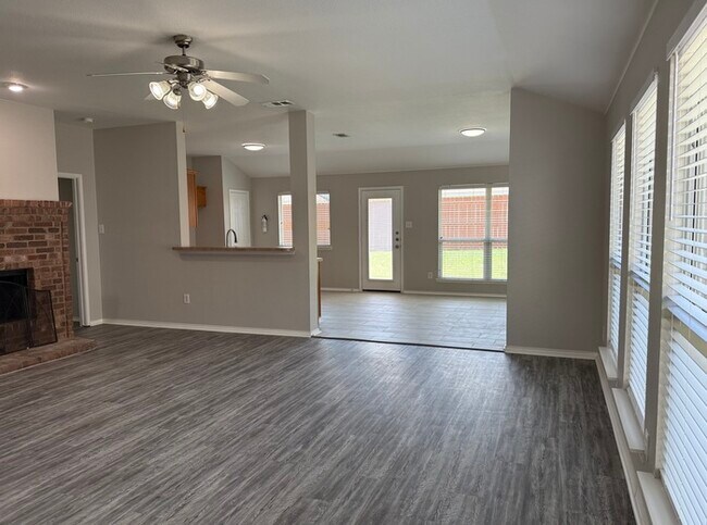 Building Photo - Great property...