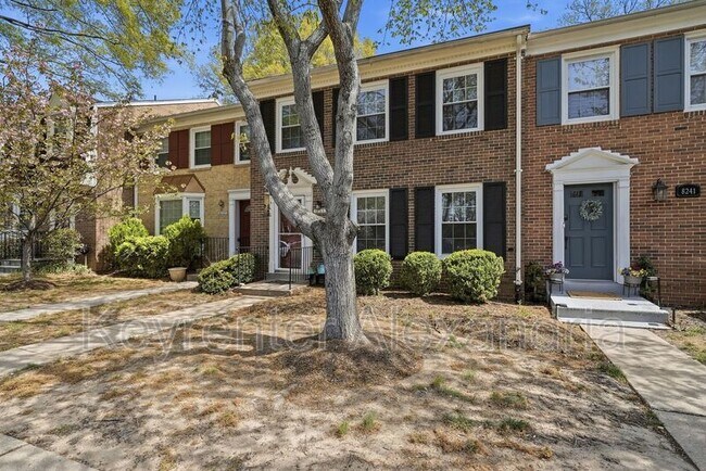 Foto del edificio - 8239 Dr Craik Ct