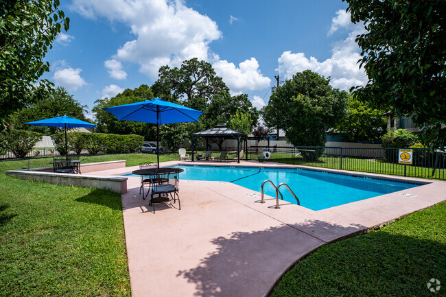 Piscina - Woodwillow Townhomes