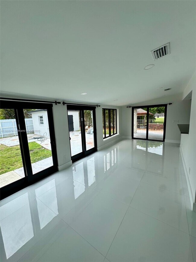 Foto del edificio - 8360 SW 46th St