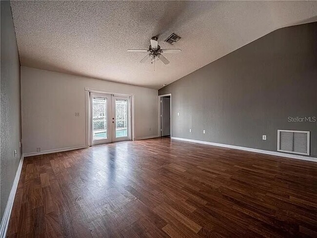 Foto del edificio - 8033 Apple Blossom Dr