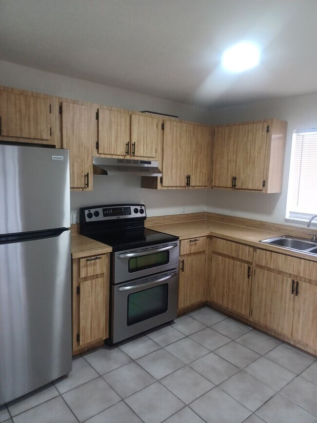 Foto del edificio - 937 SE 23rd Pl