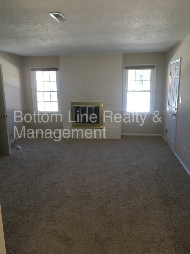 921 Nottingham Dr Unit 12, Gastonia, NC 28054 Condo for Rent in