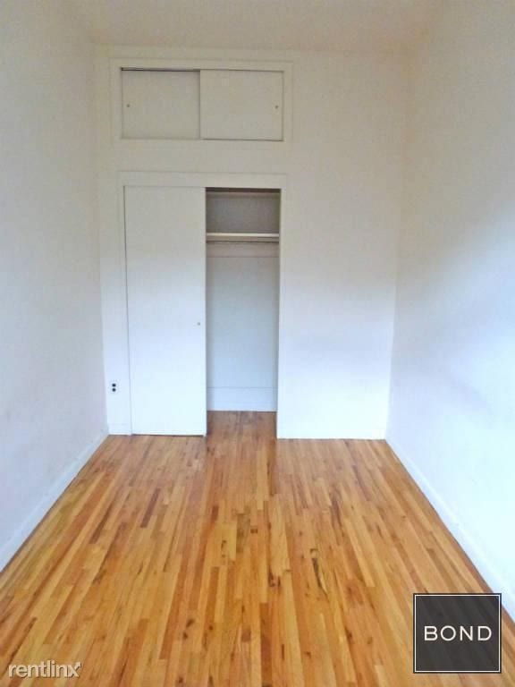 Building Photo - 1 br, 1 bath Apartment - 121 W 81st St