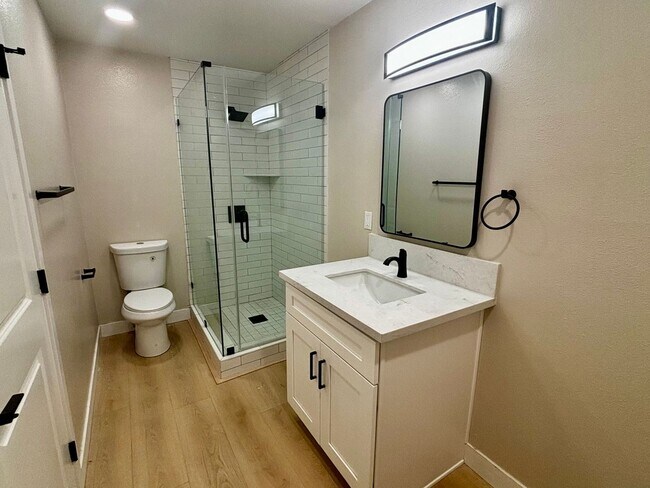 Foto del edificio - Remodeled 3 bed 2 bath townhome in Friars ...