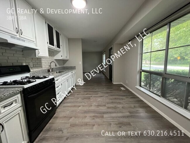 Building Photo - ***BOLINGBROOK SFH /  3 BDRM / APPL INCL /...