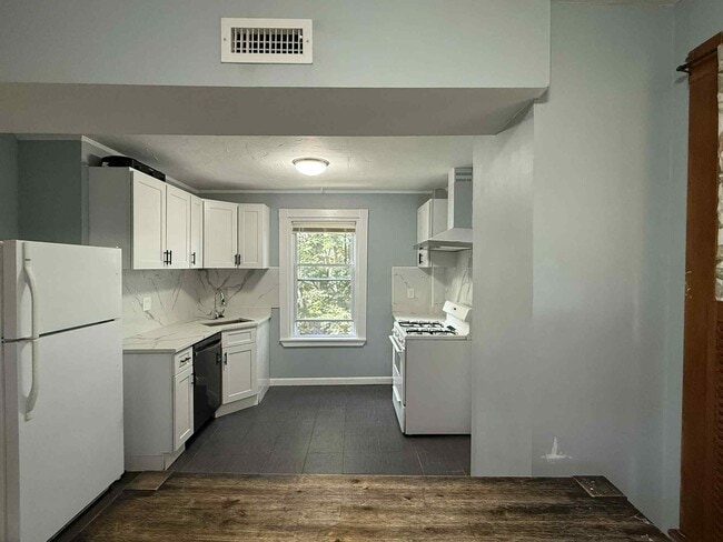 Foto del edificio - 452 Gallivan Blvd