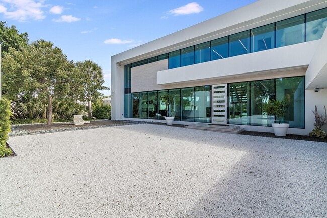 Building Photo - 2299 Ibis Isle Rd E