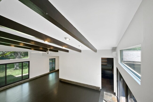 Building Photo - 2633 Hickory Ct