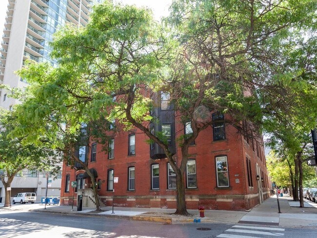 Foto del edificio - 1039 N La Salle Dr