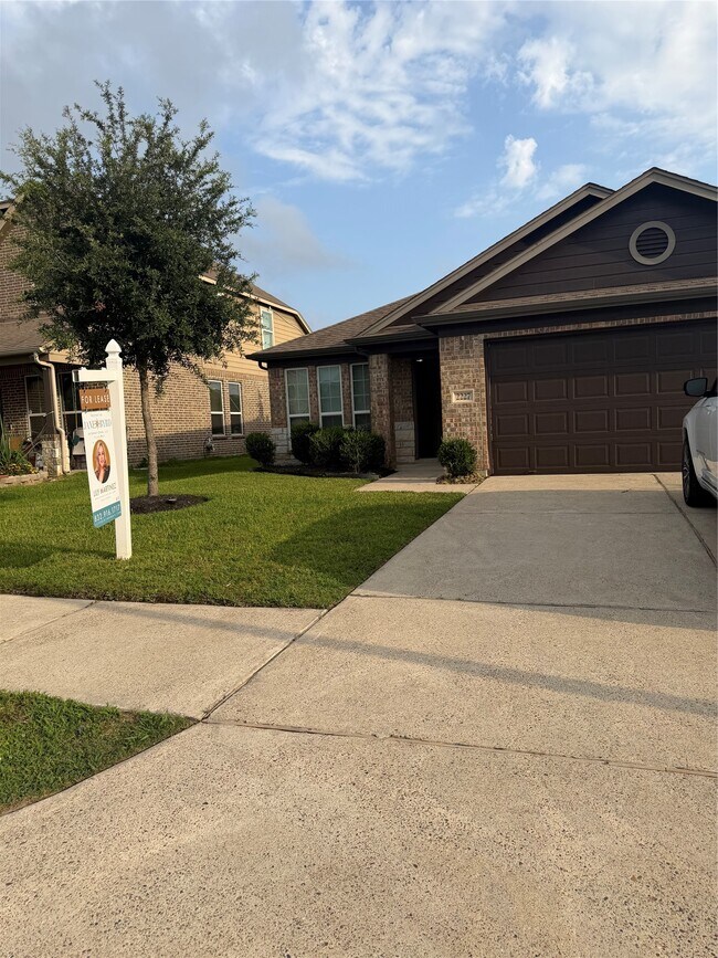 Foto del edificio - 2227 Sanders Brook Dr