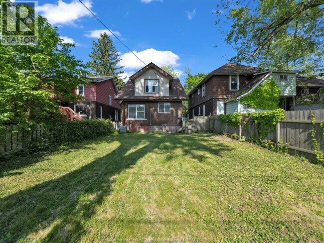 Photo du bâtiment - 353 Indian Rd