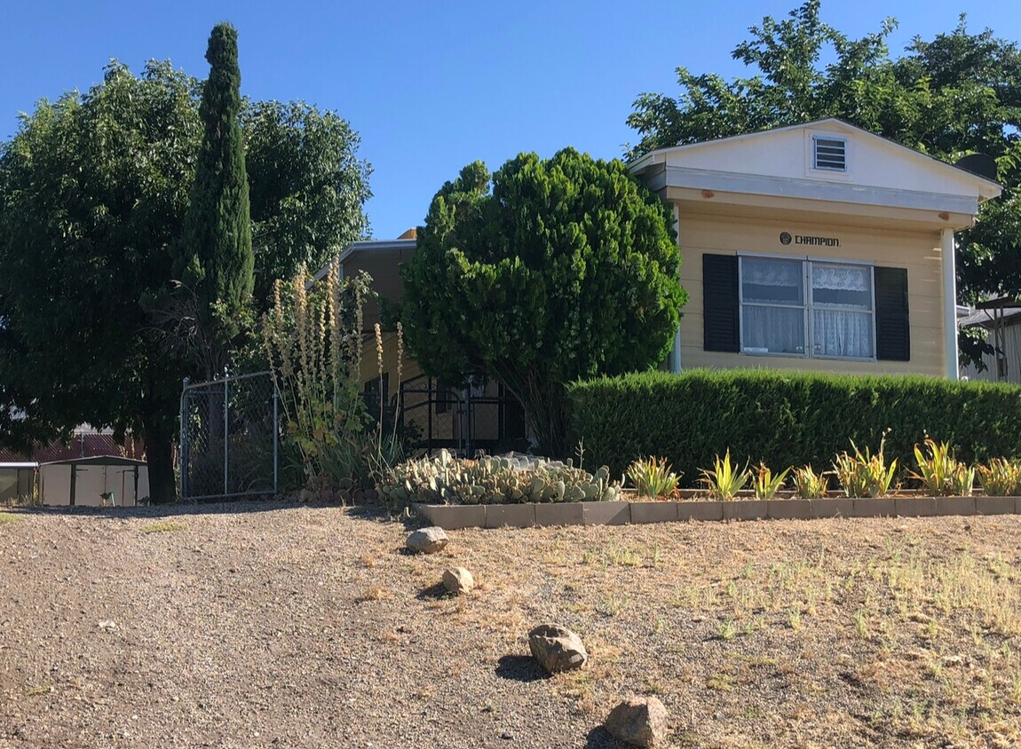 Primary Photo - 6012 Cypress Ave