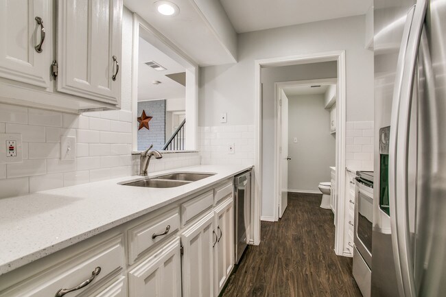 Foto del edificio - 3200 Meadow Park Dr