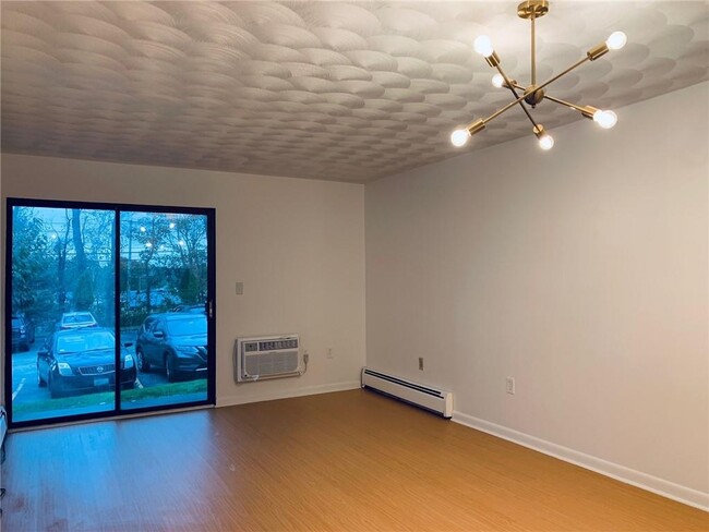 Foto del edificio - 750 Quaker Ln