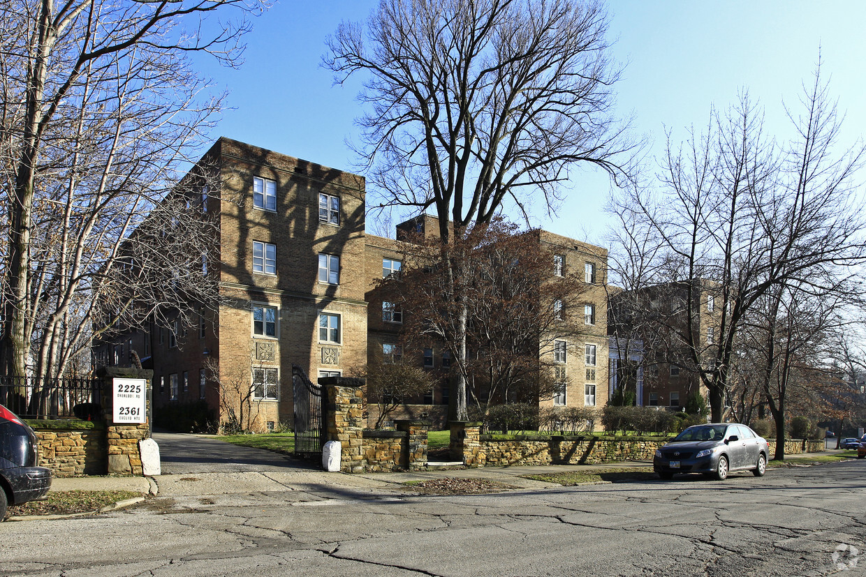 Overlook Park - Overlook Park Apartments