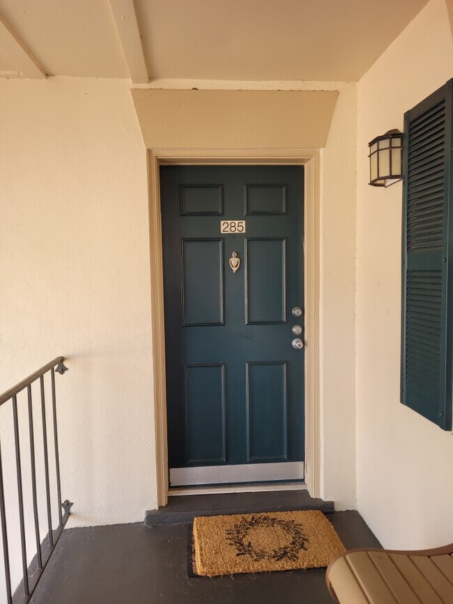 10388 Carrollwood Ln Unit 285, Tampa, FL 33618 Condo for Rent in Tampa, FL