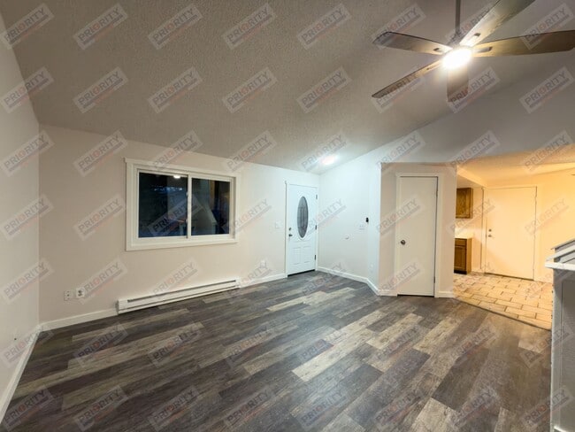 Building Photo - Single family home with a garage