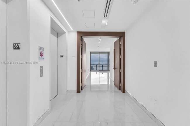 Building Photo - 300 Biscayne Blvd Way