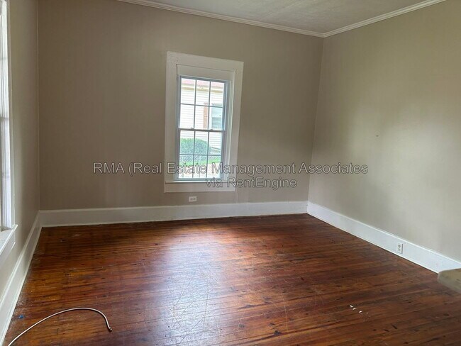 Building Photo - 132 Peachtree St