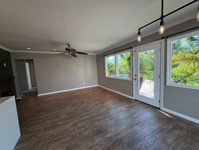 Foto del edificio - 3 bed, 2 bath House in Clairemont with a P...