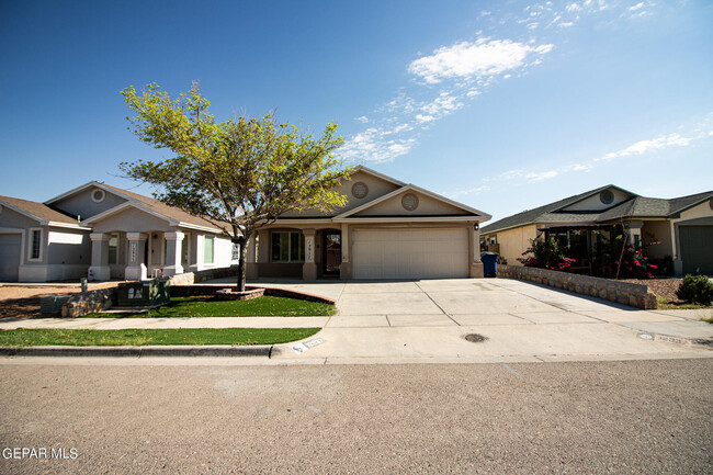 Building Photo - 12937 Beto Portugal Ln