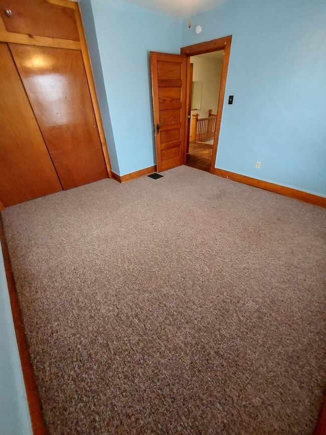 Building Photo - 920 Dousman St