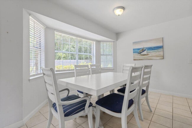 Foto del edificio - 406 Shorewood Cir