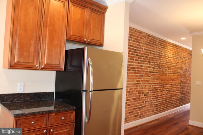 Building Photo - 1223 Bayard St