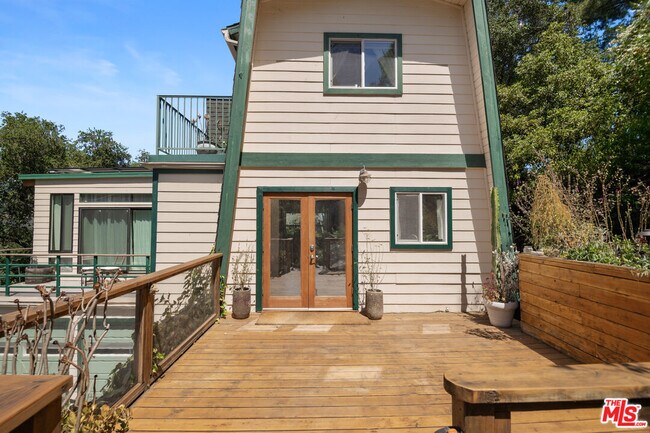 Building Photo - 1212 Fernwood Pacific Dr