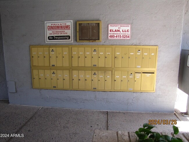 Building Photo - 3230 E Pinchot Avenue Unit 7