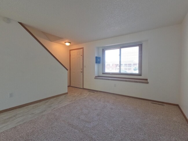Building Photo - 414 Mulberry Dr