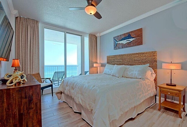 Foto del edificio - 455 E Beach Blvd