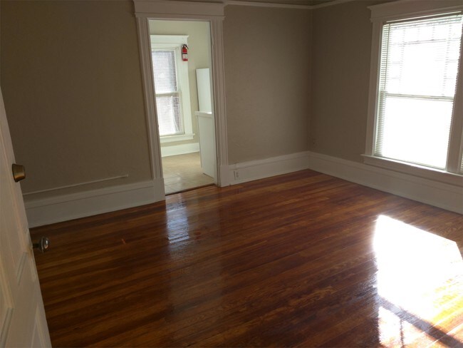 Foto del edificio - 715 N Nevada Ave