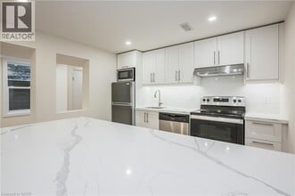 Building Photo - 348 Forest Hill Dr