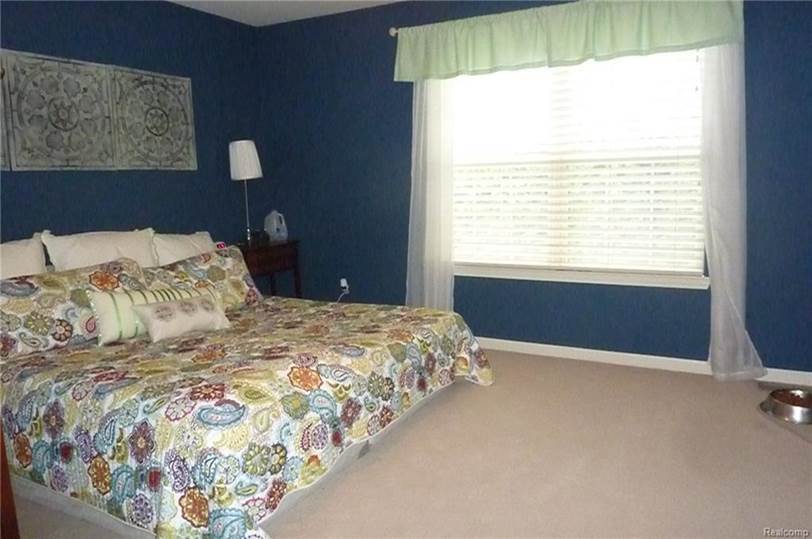 Foto principal - 29307 W. Jefferson, #12