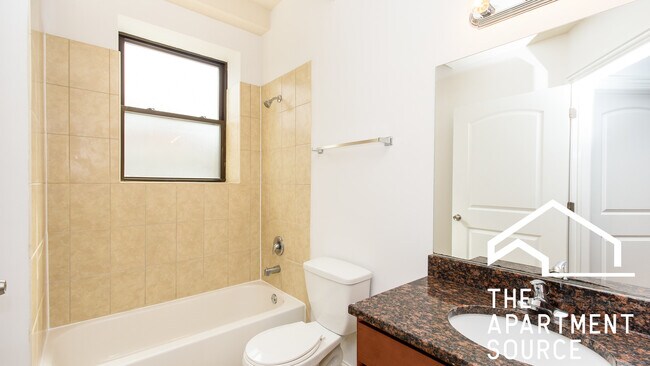 Foto del edificio - 738 N May St