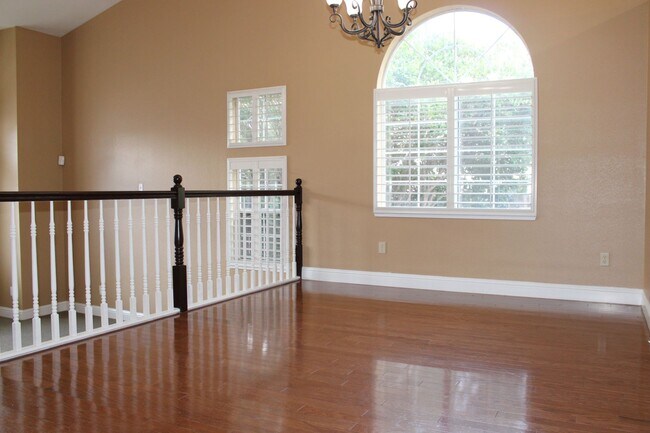 Building Photo - 2733 Field Ct