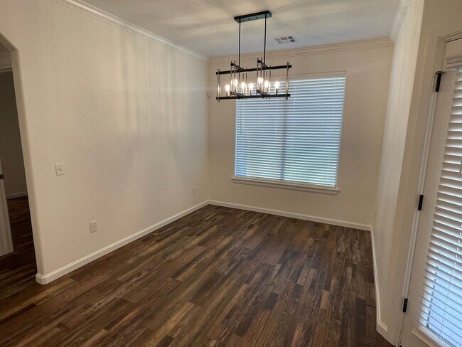 Building Photo - Beautiful 4 Bed, 3 Bath Home In St. James ...
